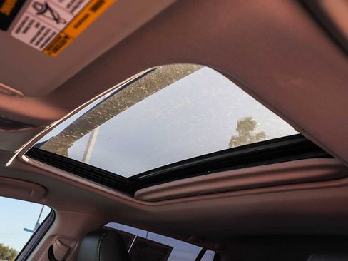 Used 2022 Toyota RAV4 XLE Premium image 27