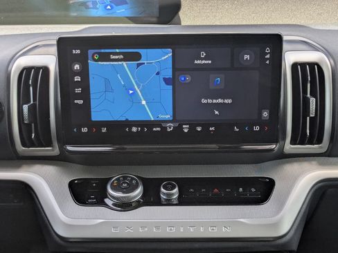 Used 2025 Ford Expedition Active AWD/4WD image 26