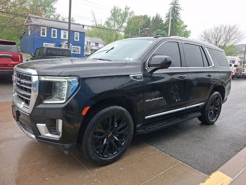 Used 2023 GMC Yukon SLT AWD/4WD image 3
