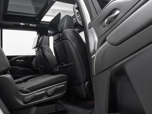 Used 2022 Cadillac Escalade Sport Platinum image 55