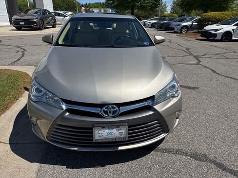 Used 2016 Toyota Camry XLE w/ Moonroof Package image 4