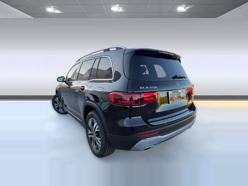 New 2026 Mercedes-Benz GLB 250 image 2