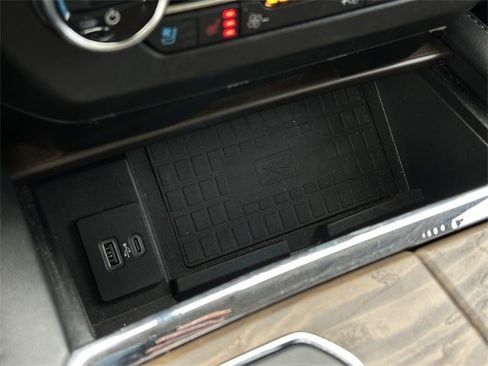 Used 2020 Ford Expedition Platinum image 24