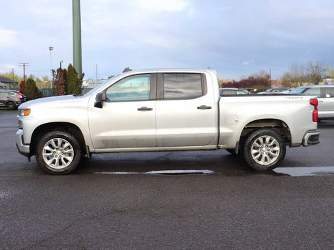 Used 2020 Chevrolet Silverado 1500 Custom w/ Custom Value Package image 8