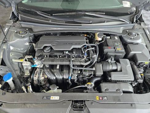 New 2026 Hyundai Elantra Limited FWD image 11