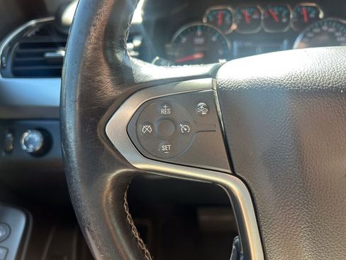 Used 2020 Chevrolet Suburban LT image 32