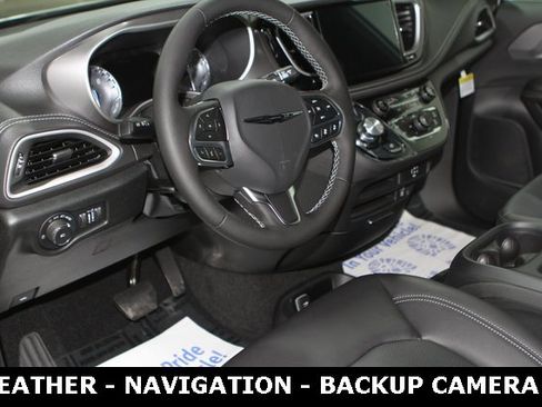 New 2026 Chrysler Pacifica Select image 15