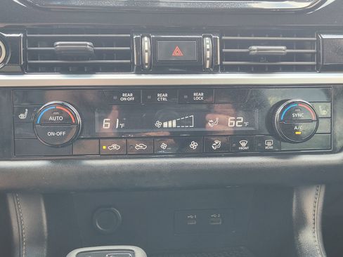Used 2023 Nissan Pathfinder SV FWD image 22