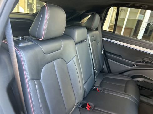 Used 2024 Jeep Wagoneer Launch Edition image 31