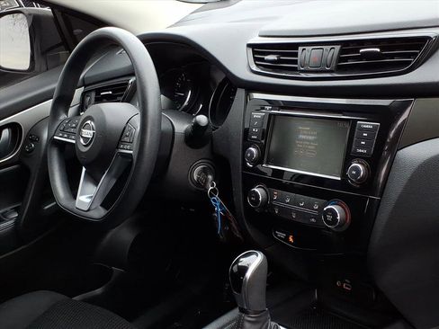 Used 2019 Nissan Rogue Sport S image 13