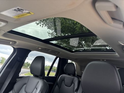 Used 2023 Volvo XC90 B5 Core w/ Protection Package Premier AWD/4WD image 11