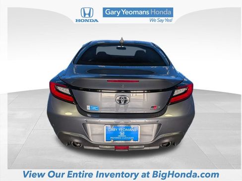 Used 2022 Toyota GR86 RWD image 7