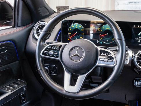 Used 2021 Mercedes-Benz GLB 250 GLB 250 image 24