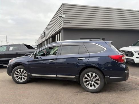 Used 2018 Subaru Outback 3.6R Touring w/ Popular Package #3 image 7