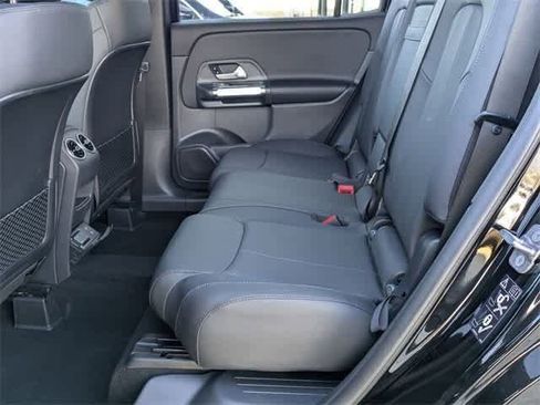 New 2025 Mercedes-Benz GLB 250 image 5