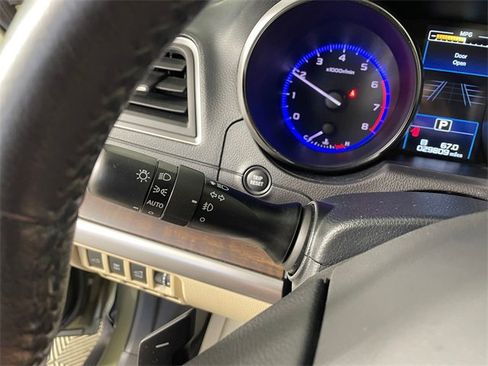 Used 2017 Subaru Outback 2.5i Limited image 13