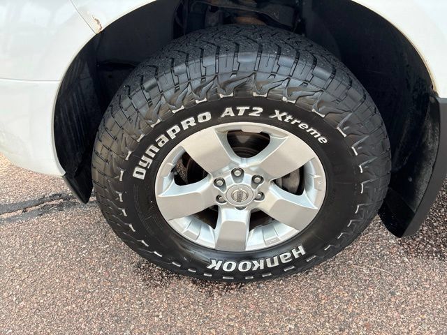 Used 2012 Nissan Frontier SV AWD/4WD image 12