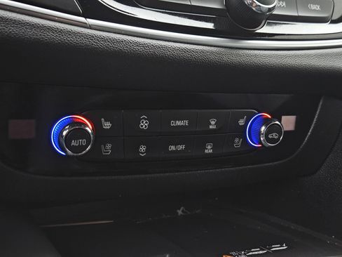 Used 2023 Buick Enclave Premium w/ Experience Buick Package image 21