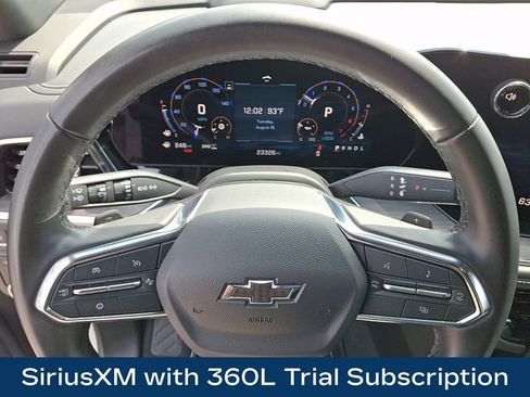 Used 2025 Chevrolet Suburban Z71 AWD/4WD image 4