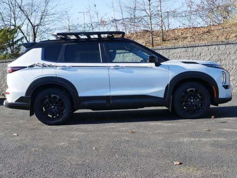 New 2026 Mitsubishi Outlander Trail Edition AWD/4WD image 8