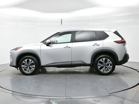 Used 2023 Nissan Rogue SV image 4