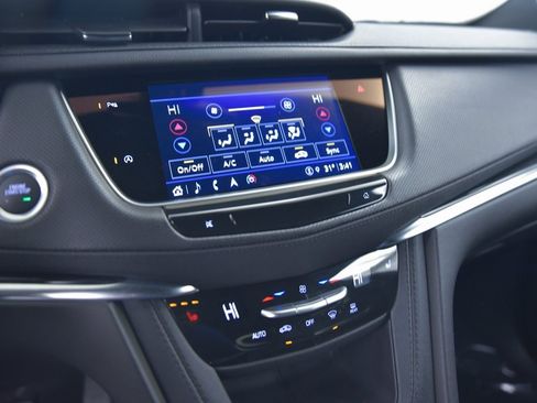 Certified 2025 Cadillac XT5 Premium Luxury image 20