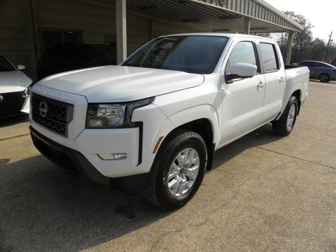 Used 2024 Nissan Frontier SV w/ SV Convenience Package image 4