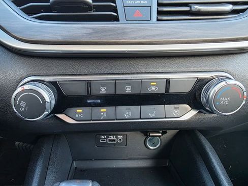 Used 2025 Nissan Altima 2.5 SV image 22