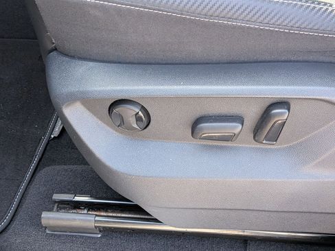 Used 2023 Volkswagen Atlas Cross Sport SE w/ Panoramic Sunroof Package image 15