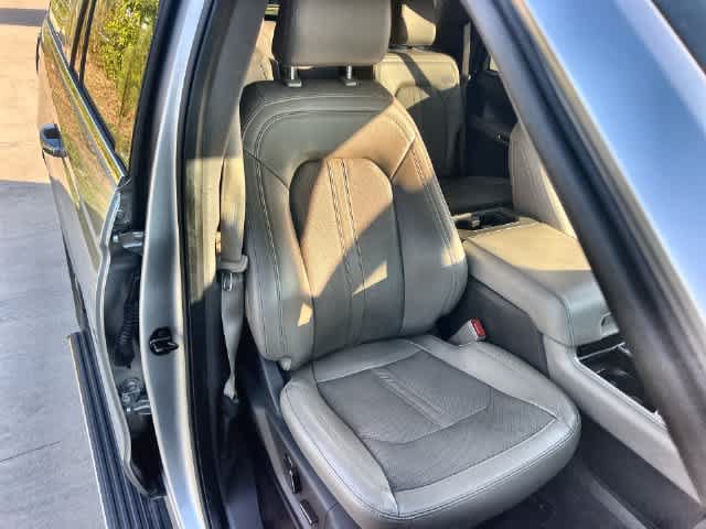 Used 2021 Ford Expedition Max Limited AWD/4WD image 12