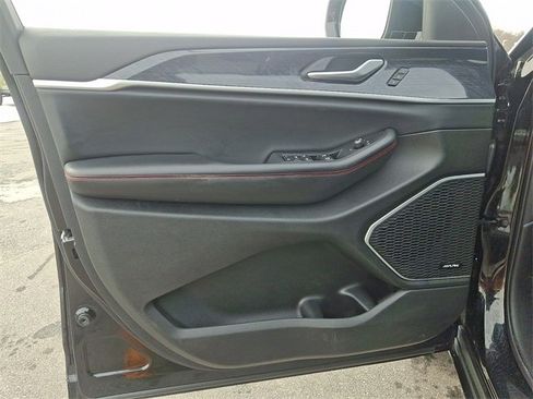 Used 2022 Jeep Grand Cherokee Trailhawk image 12