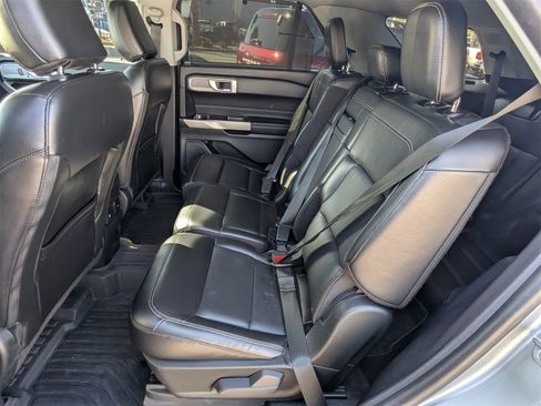 Used 2022 Ford Explorer Limited image 15
