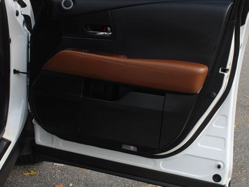 Used 2014 Lexus RX 450h AWD image 18