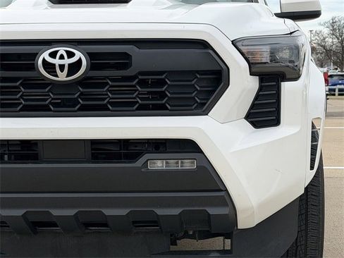 Used 2024 Toyota Tacoma TRD Sport image 17