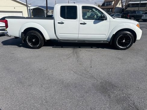 Used 2014 Nissan Frontier SV w/ SV Value Truck Package image 4