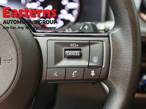 Used 2023 Nissan Rogue SV AWD/4WD image 15