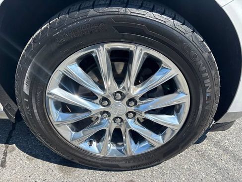 Used 2018 Buick Enclave Premium w/ Experience Buick Package AWD/4WD image 28