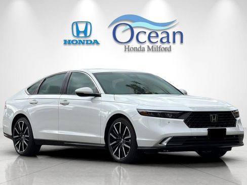 New 2026 Honda Accord Touring image 7