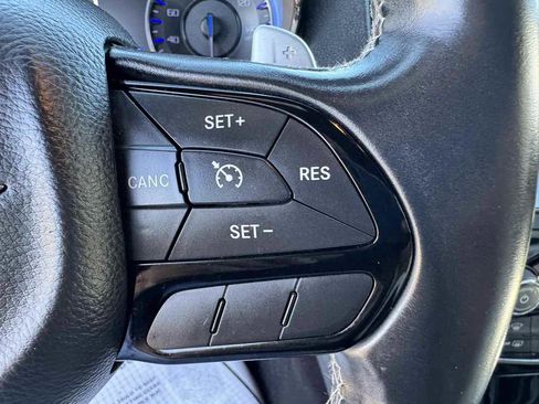 Used 2017 Chrysler 300 S w/ 300S Premium Group AWD/4WD image 15