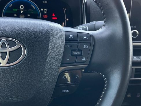 Certified 2025 Toyota Camry SE image 16