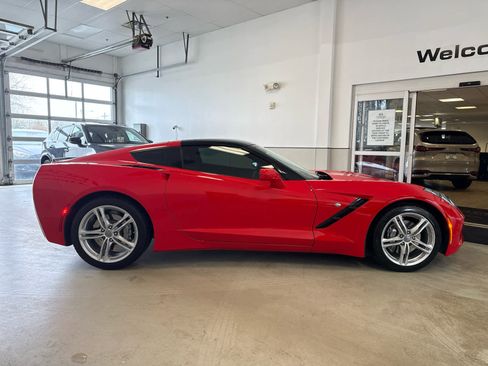 Used 2017 Chevrolet Corvette Stingray Coupe w/ Battery Protection Package image 7
