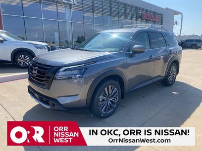 New 2025 Nissan Pathfinder SL w/ SL Premium Package