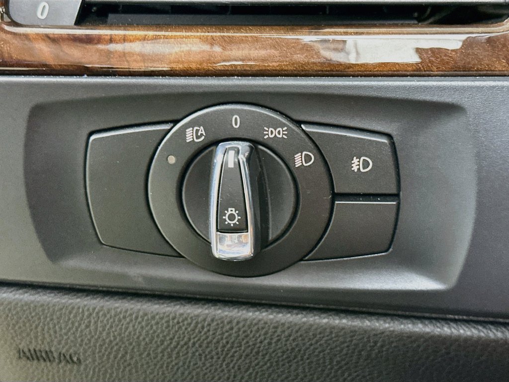 Used 2013 BMW 328i Convertible w/ Premium Pkg RWD image 12
