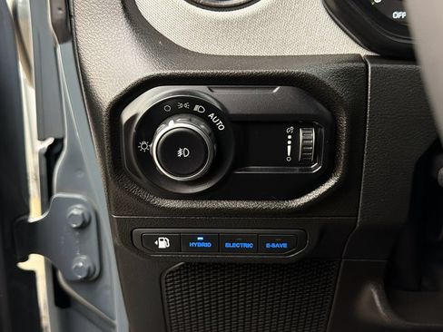 Used 2024 Jeep Wrangler Unlimited AWD/4WD image 27