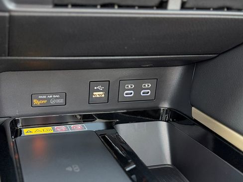 New 2026 Toyota Camry Hybrid AWD/4WD image 18