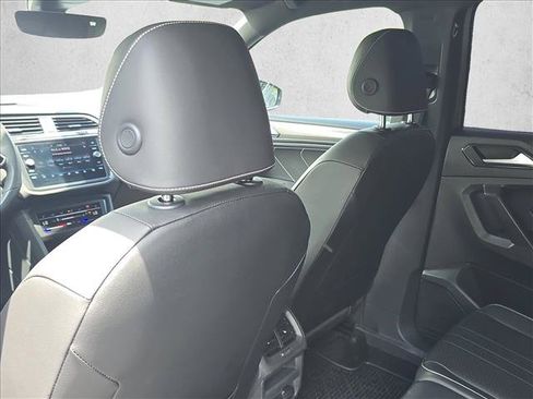 Used 2022 Volkswagen Tiguan SE R-Line FWD image 17