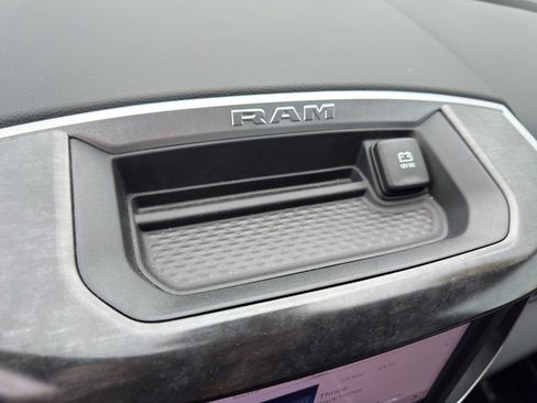 Used 2023 RAM 1500 Big Horn AWD/4WD image 36