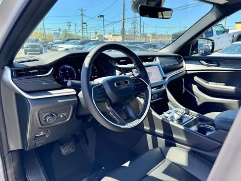 New 2026 Jeep Grand Cherokee L Limited AWD/4WD image 12