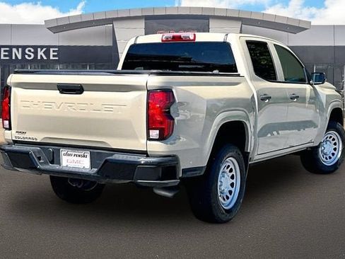 Used 2024 Chevrolet Colorado W/T RWD image 2