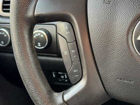 Used 2011 Chevrolet Suburban 2500 image 30